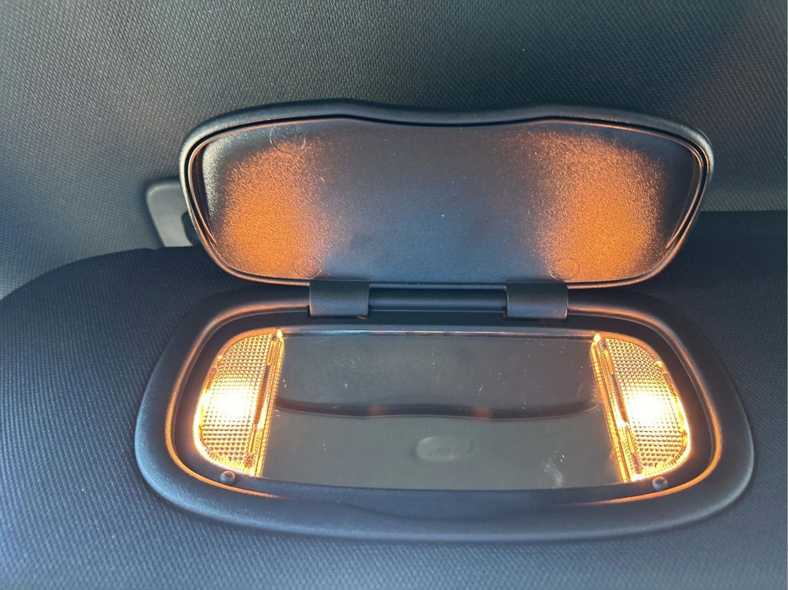 New 2026 Chrysler Voyager LX image 22