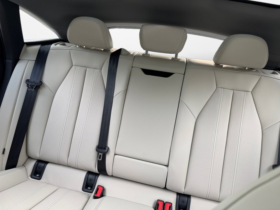 New 2025 Audi A6 e-tron Premium Plus image 12