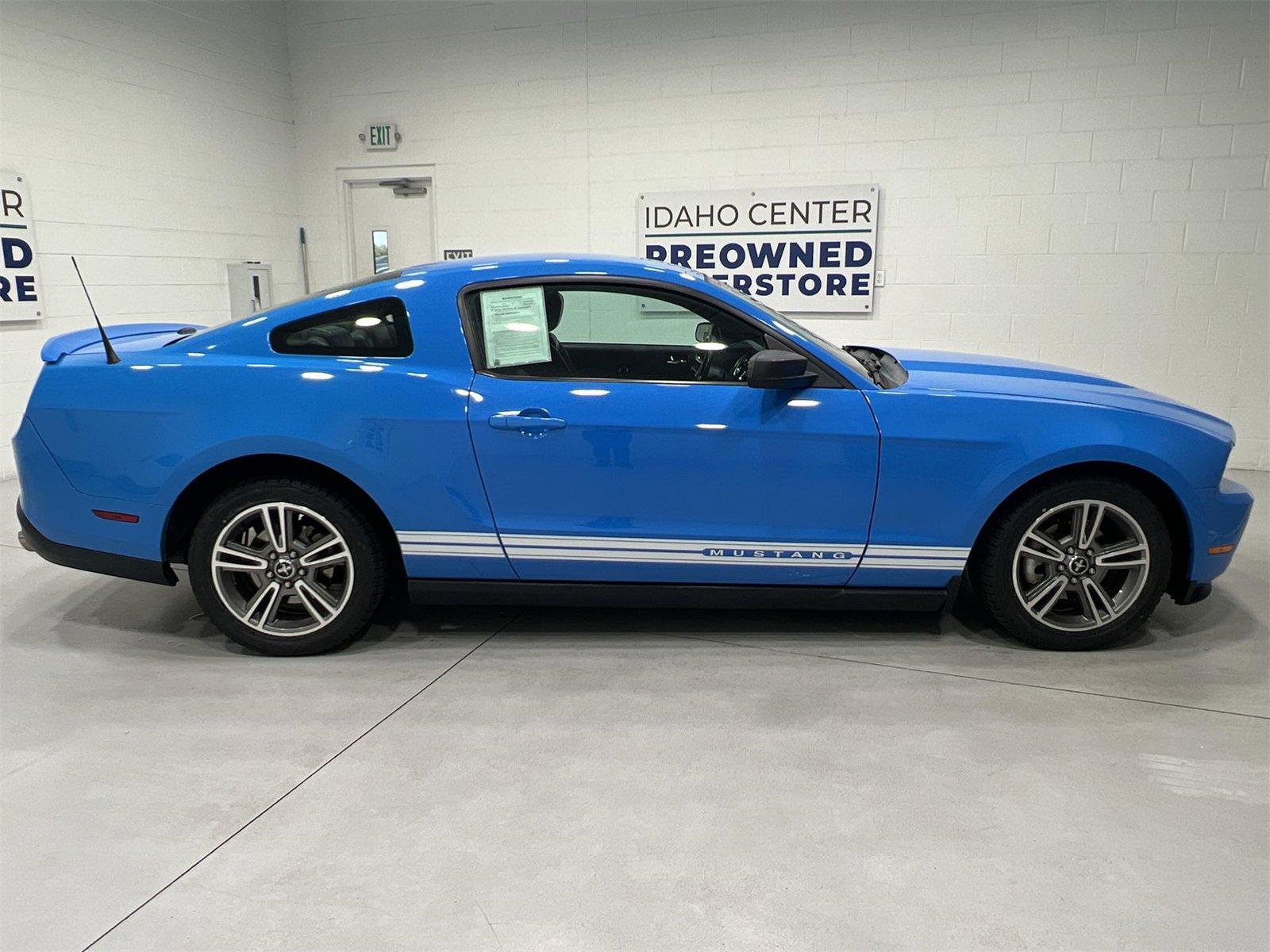Used 2010 Ford Mustang Coupe image 9