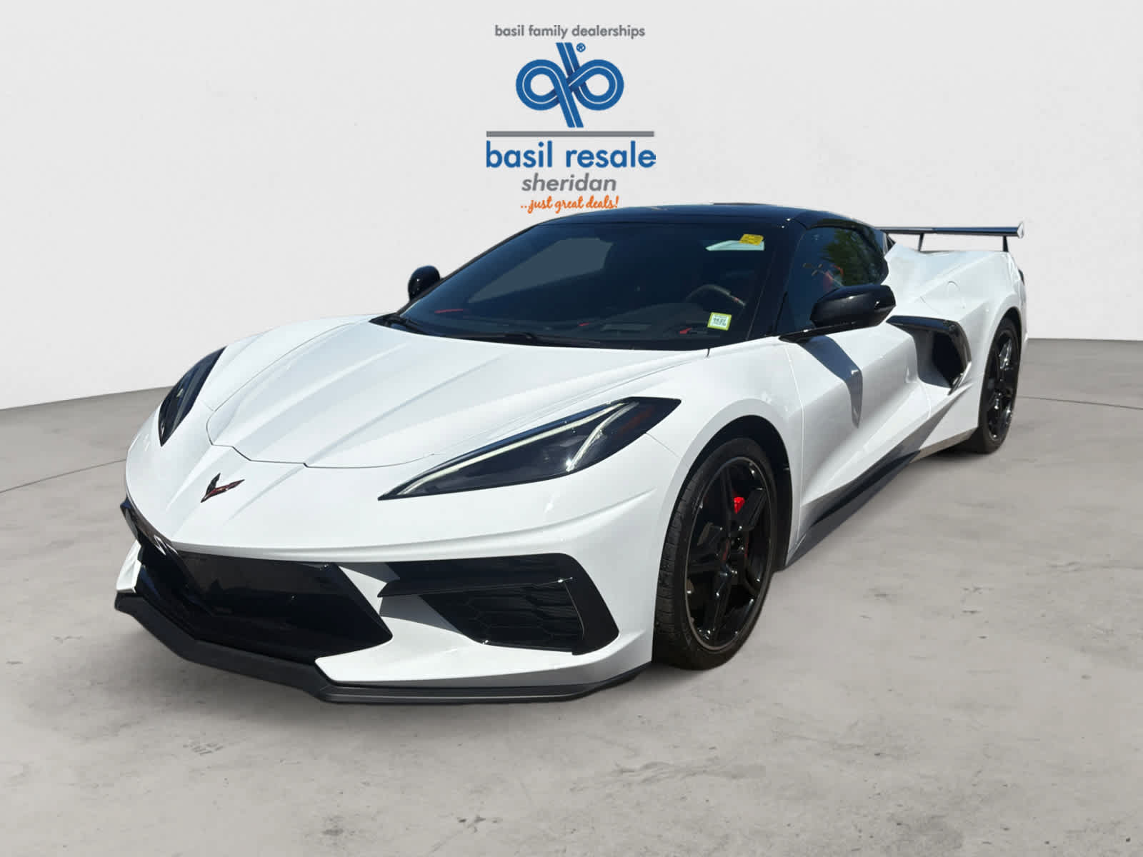 Used 2022 Chevrolet Corvette Stingray Premium Conv w/ Z51 Performance Package RWD image 2