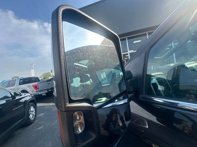 Used 2019 GMC Sierra 2500 SLT w/ Duramax Plus Package AWD/4WD image 17