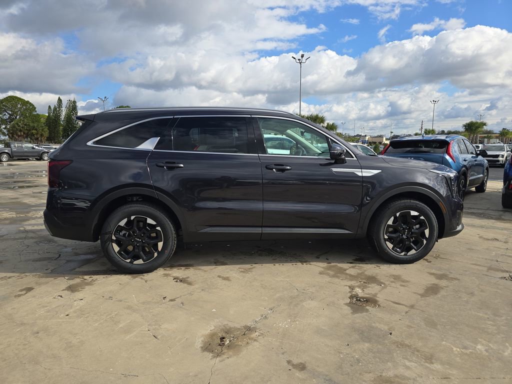 New 2026 Kia Sorento S image 9