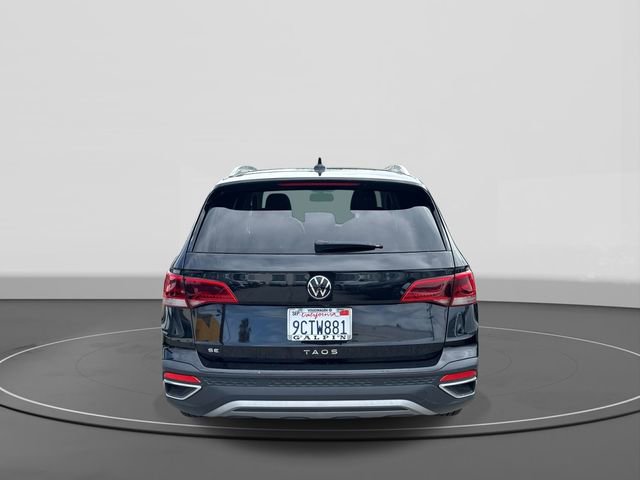 Certified 2022 Volkswagen Taos SE w/ Panoramic Sunroof Package image 4