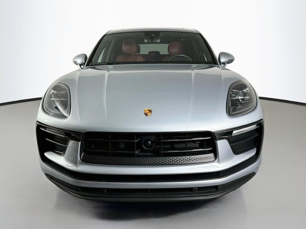Certified 2024 Porsche Macan AWD/4WD image 6