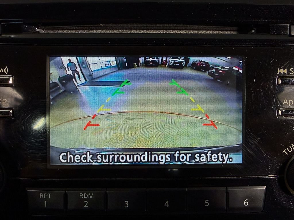 Used 2015 Nissan Rogue SV FWD image 16