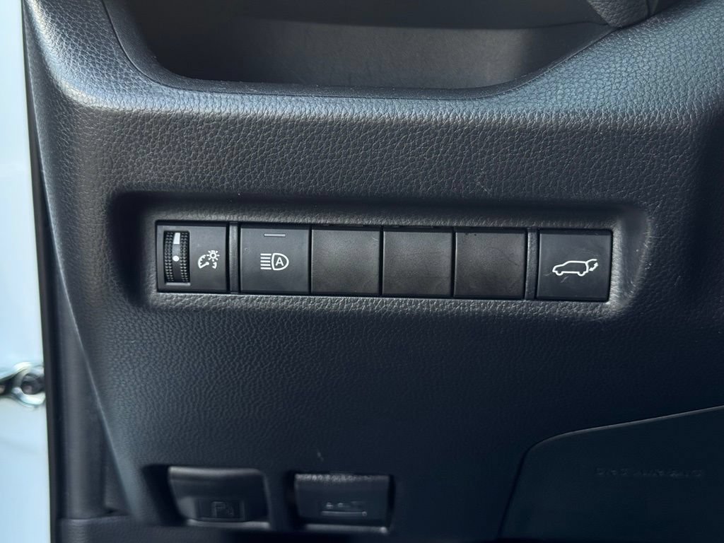 Used 2019 Toyota RAV4 XLE Premium FWD image 26