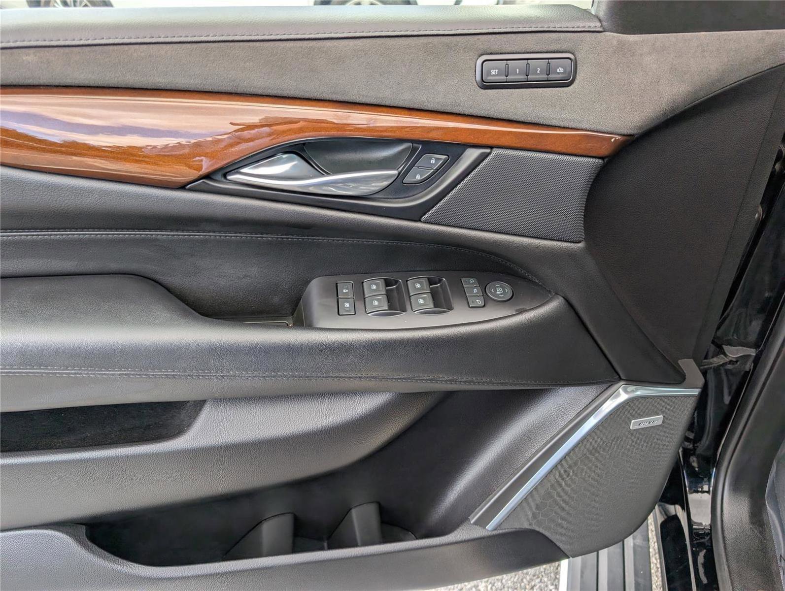 Used 2019 Cadillac Escalade Premium Luxury image 22