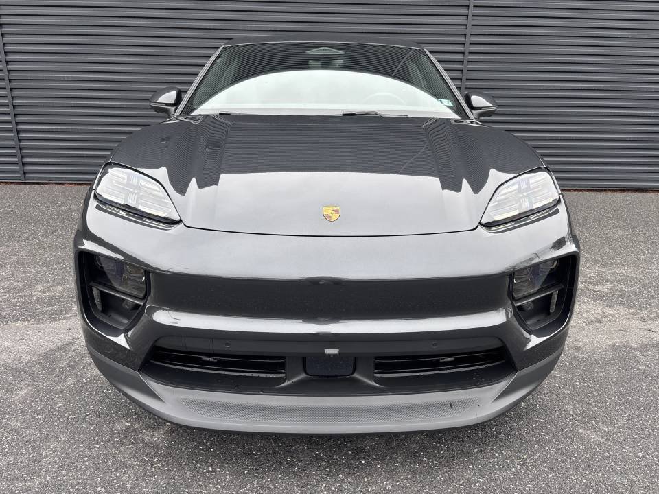 Certified 2026 Porsche Macan 4 Electric AWD/4WD image 8