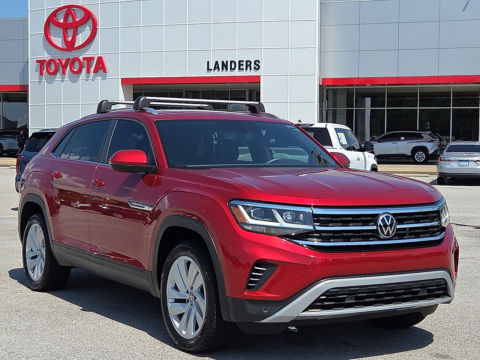 Used 2023 Volkswagen Atlas Cross Sport SE AWD/4WD image 1