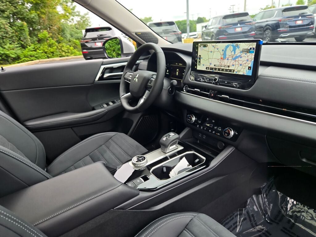 New 2026 Mitsubishi Outlander SE AWD/4WD image 5