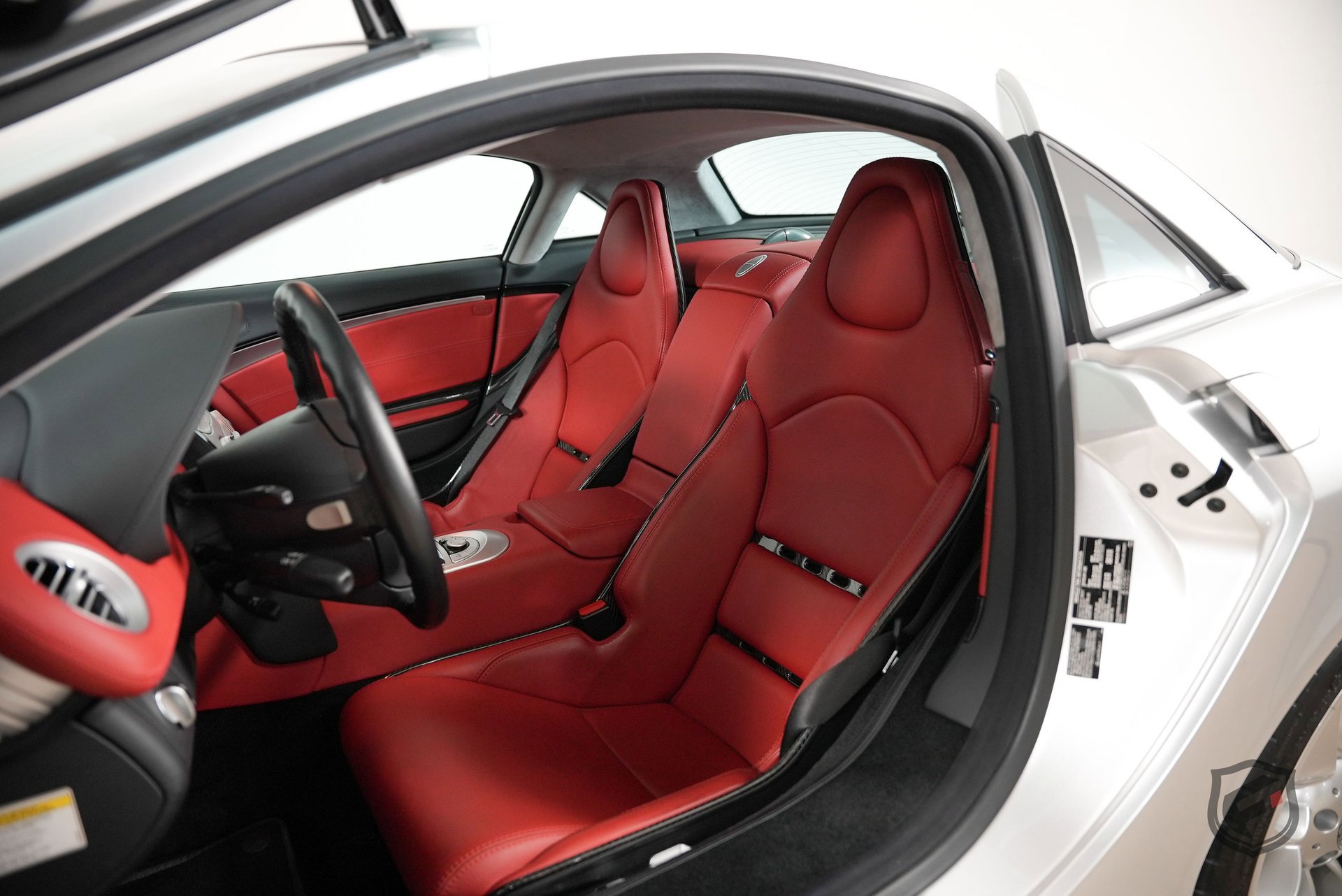 Used 2005 Mercedes-Benz SLR image 16