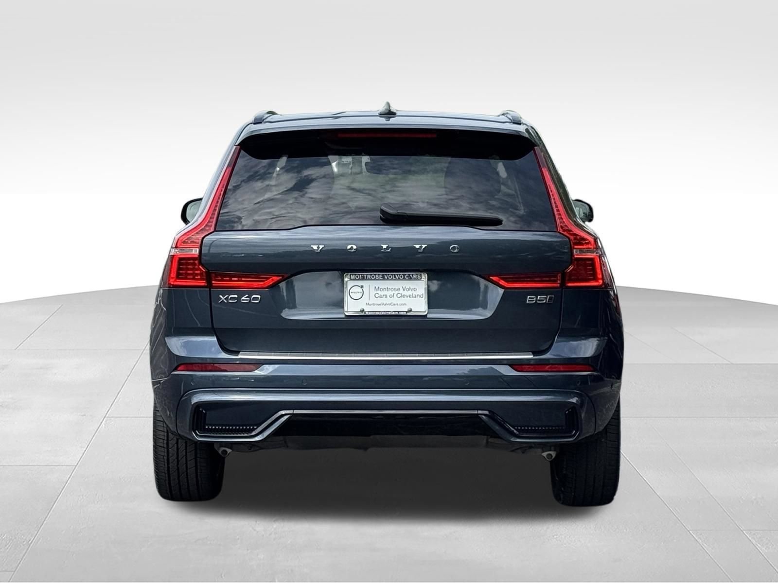 Used 2023 Volvo XC60 B5 Plus w/ Climate Package AWD/4WD image 6