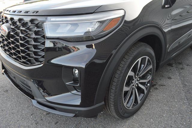 New 2026 Ford Explorer ST-Line image 9
