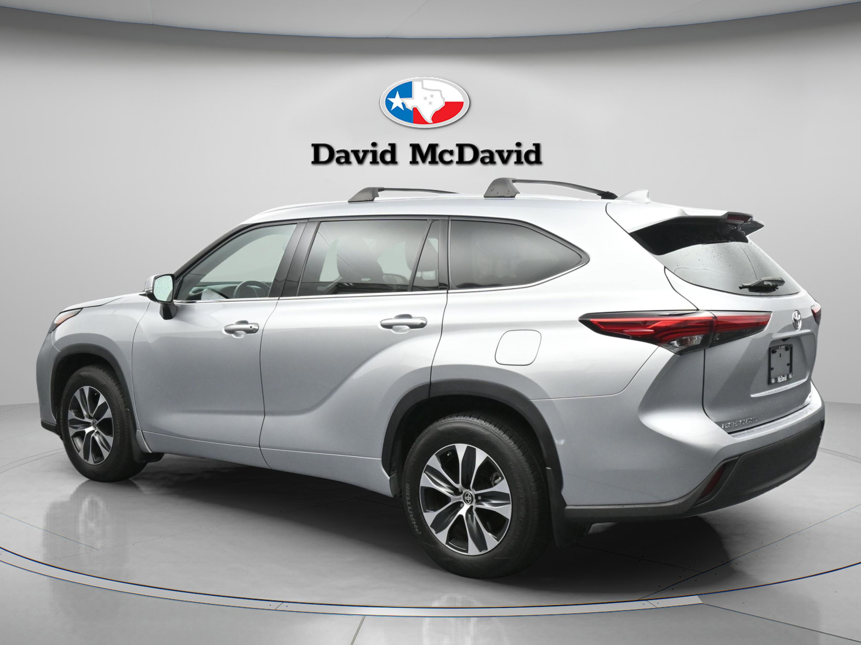 Used 2021 Toyota Highlander XLE image 6