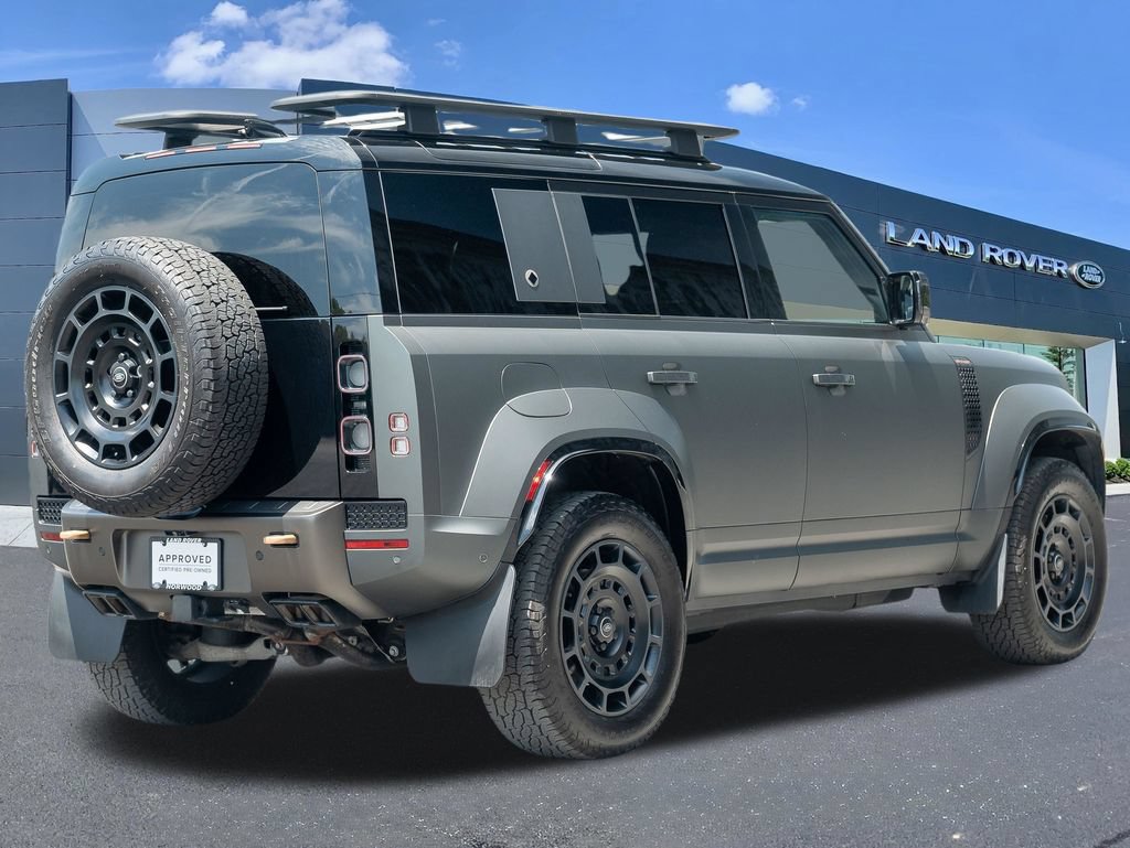Used 2025 Land Rover Defender 110 AWD/4WD image 4