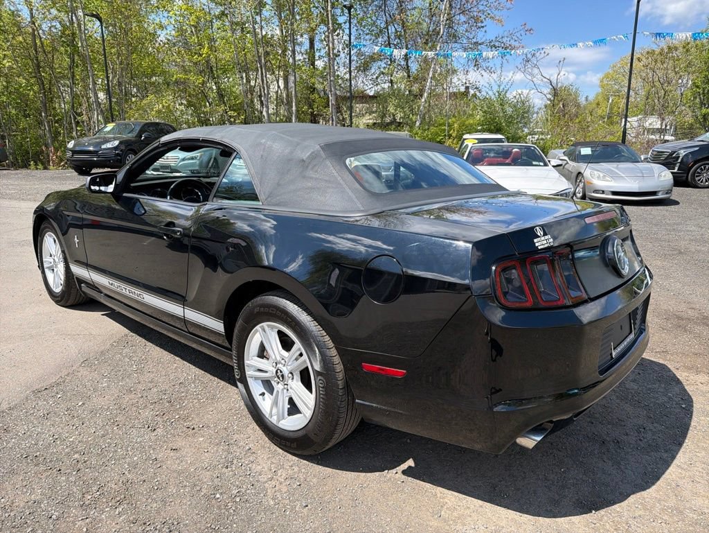 Used 2014 Ford Mustang Convertible RWD image 7