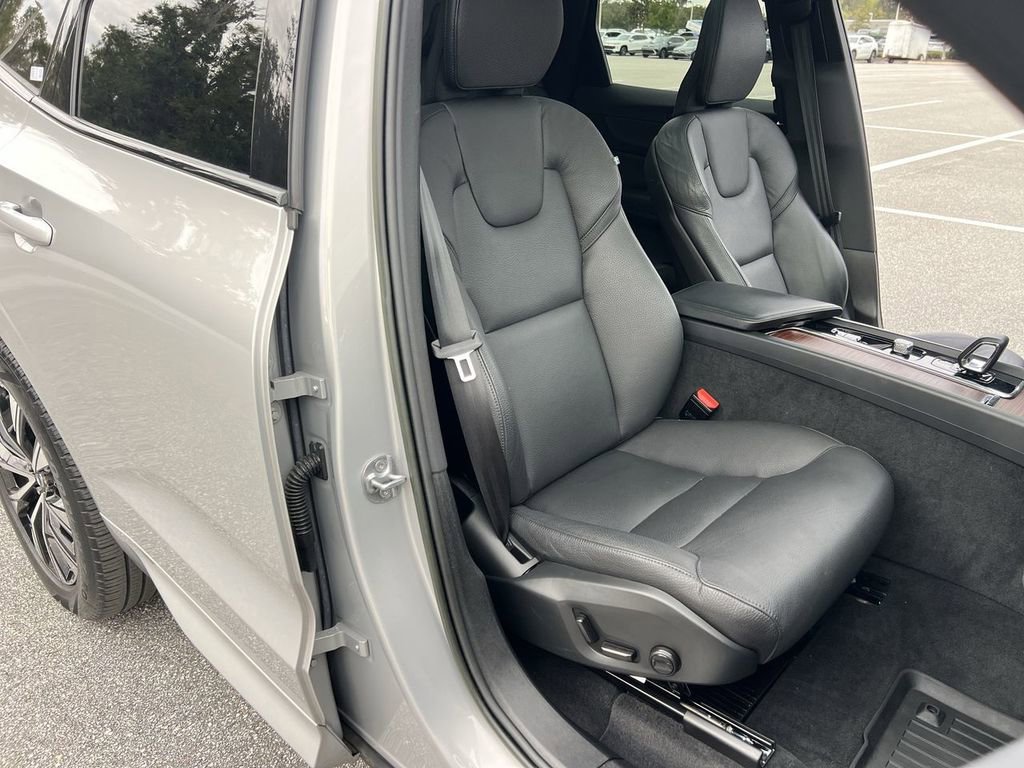 Used 2023 Volvo XC60 B5 Plus w/ Protection Package image 26