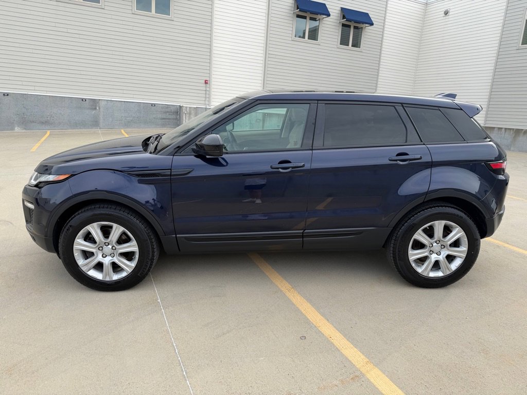 Used 2019 Land Rover Range Rover Evoque SE AWD/4WD image 6