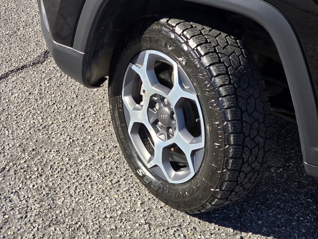 Used 2022 Jeep Compass Trailhawk w/ Sun and Sound Group image 27