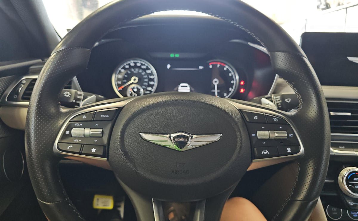 Used 2023 Genesis G70 2.0T w/ Sport Prestige Package AWD/4WD image 8