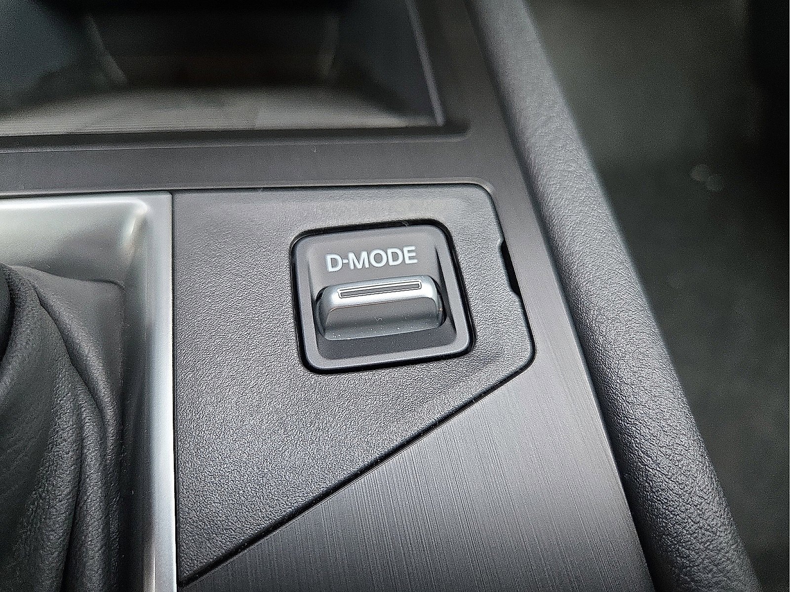 New 2026 Nissan Kicks SV w/ Illumination Package image 22