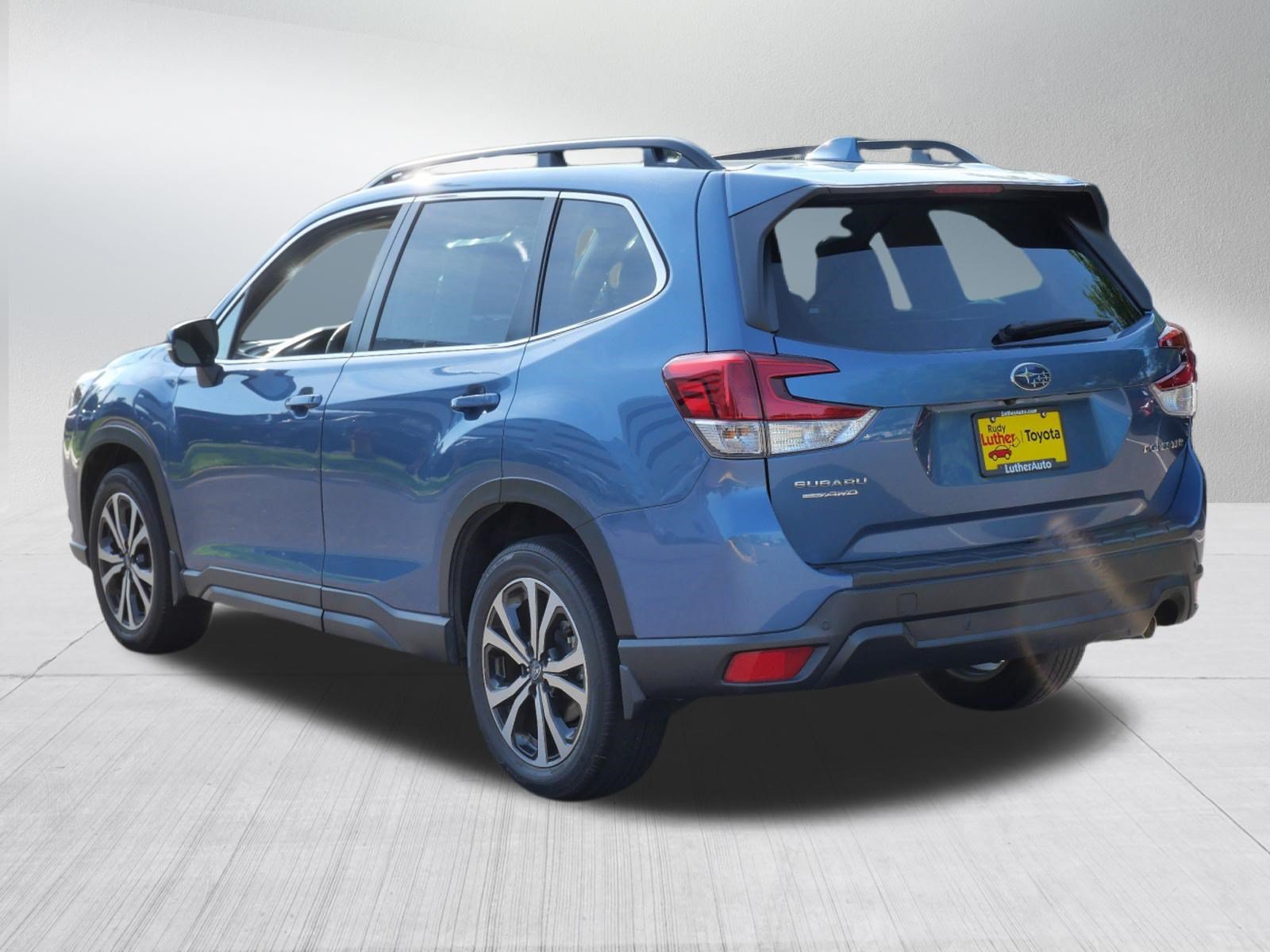 Used 2023 Subaru Forester Limited AWD/4WD image 6