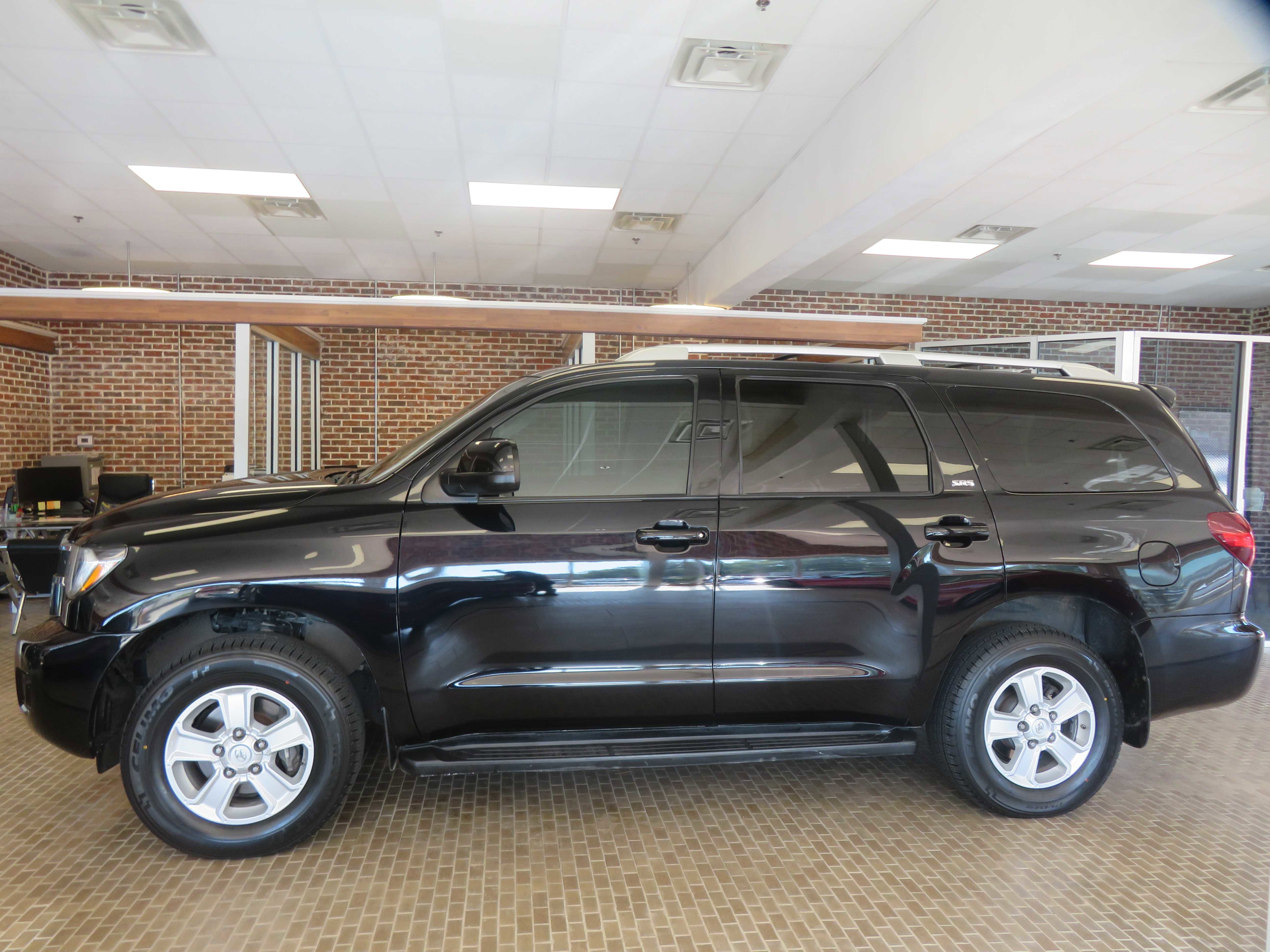 Used 2019 Toyota Sequoia SR5 AWD/4WD image 76
