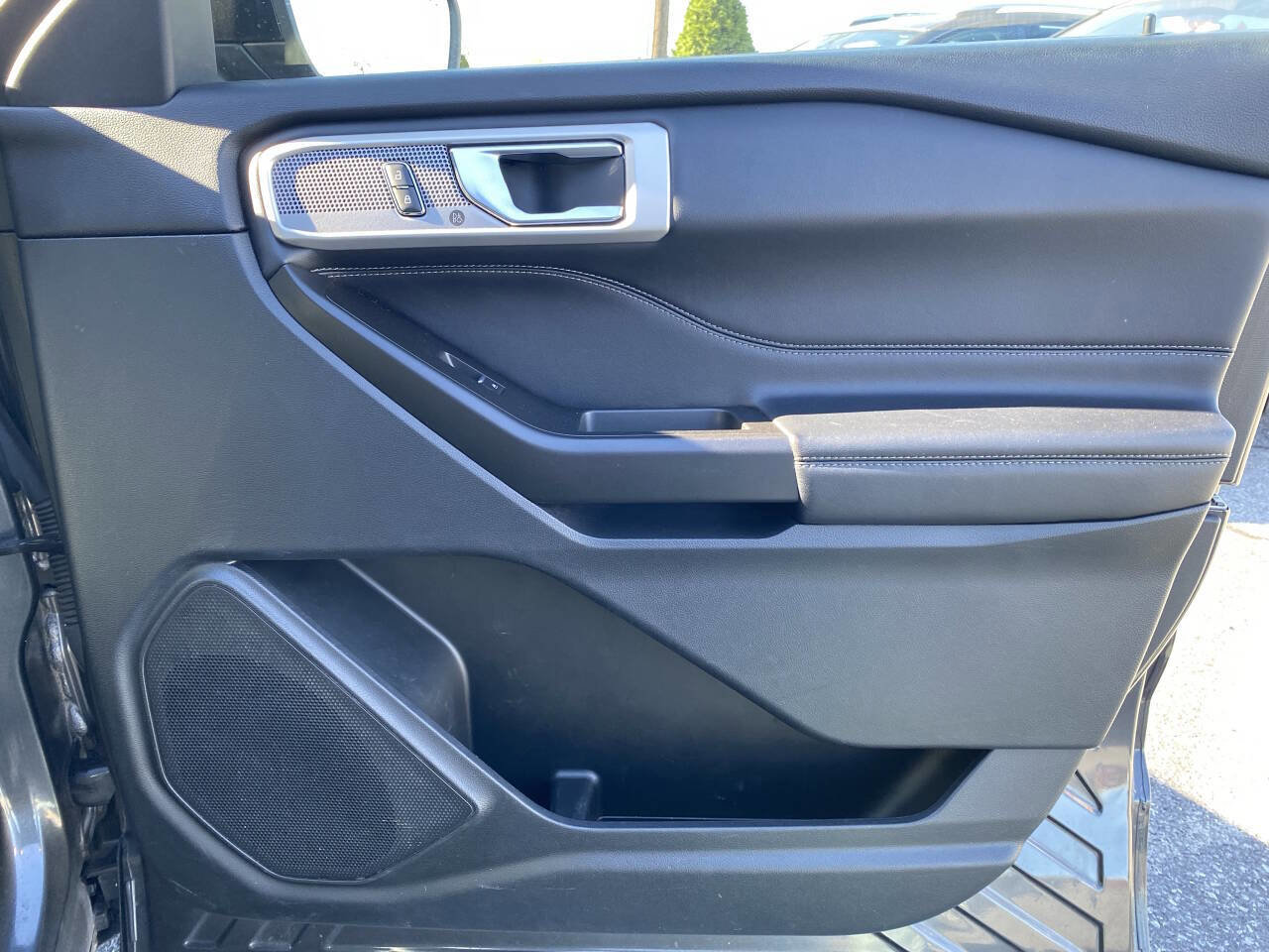 Used 2020 Ford Explorer Limited RWD image 21