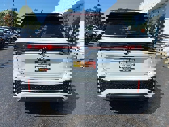 New 2025 Volkswagen Tiguan SE R-Line image 10