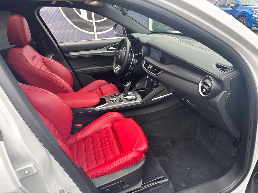 Used 2023 Alfa Romeo Stelvio Veloce AWD/4WD image 65