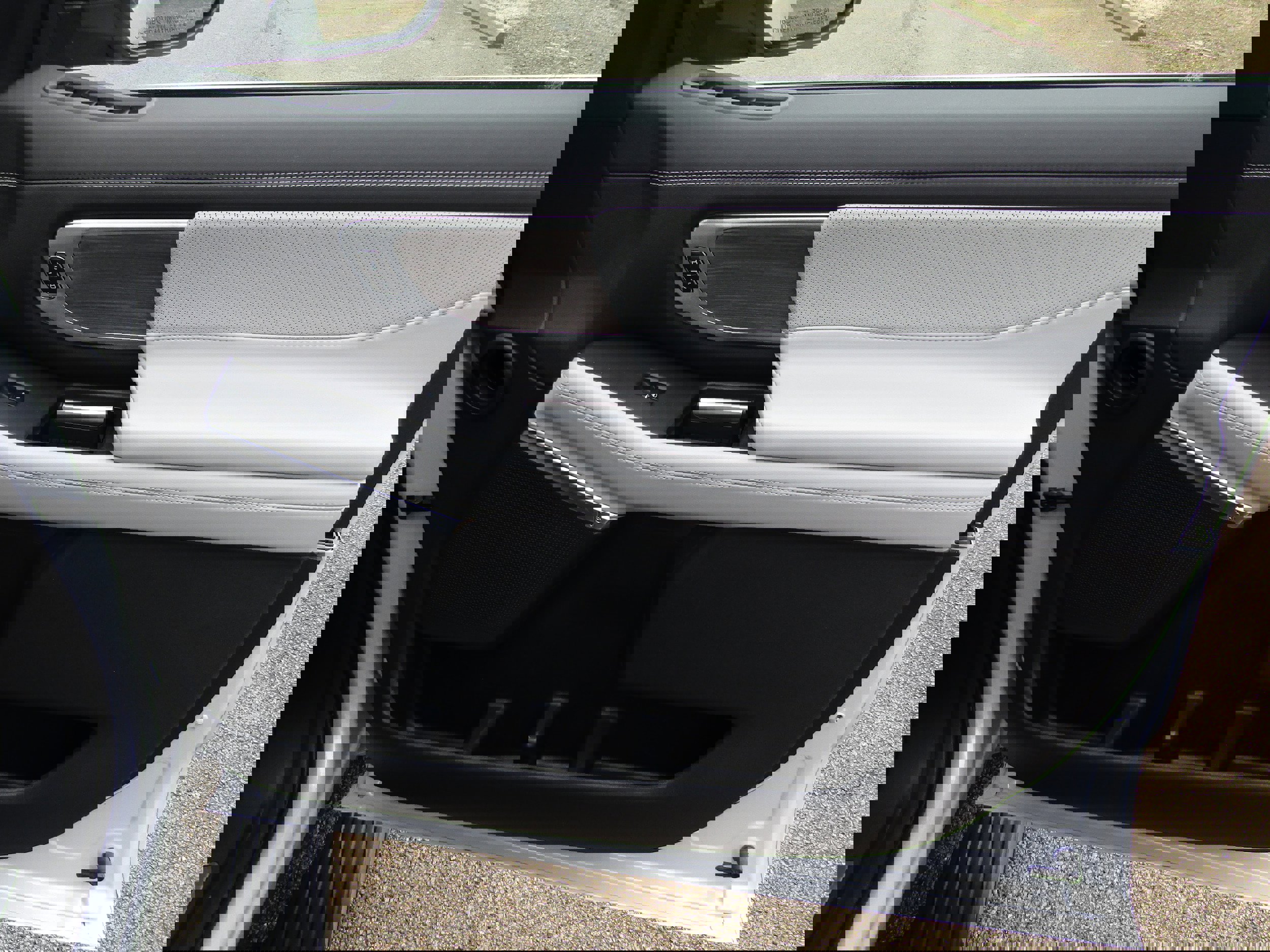 Used 2025 Ford Expedition Platinum w/ Platinum Ultimate Package image 18