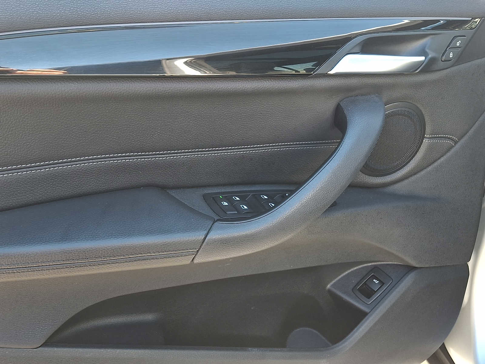 Used 2019 BMW X1 xDrive28i w/ Convenience Package image 9