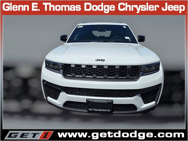 New 2026 Jeep Grand Cherokee Limited RWD image 2