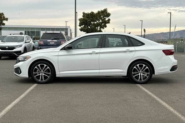 Certified 2023 Volkswagen Jetta Sport FWD image 7