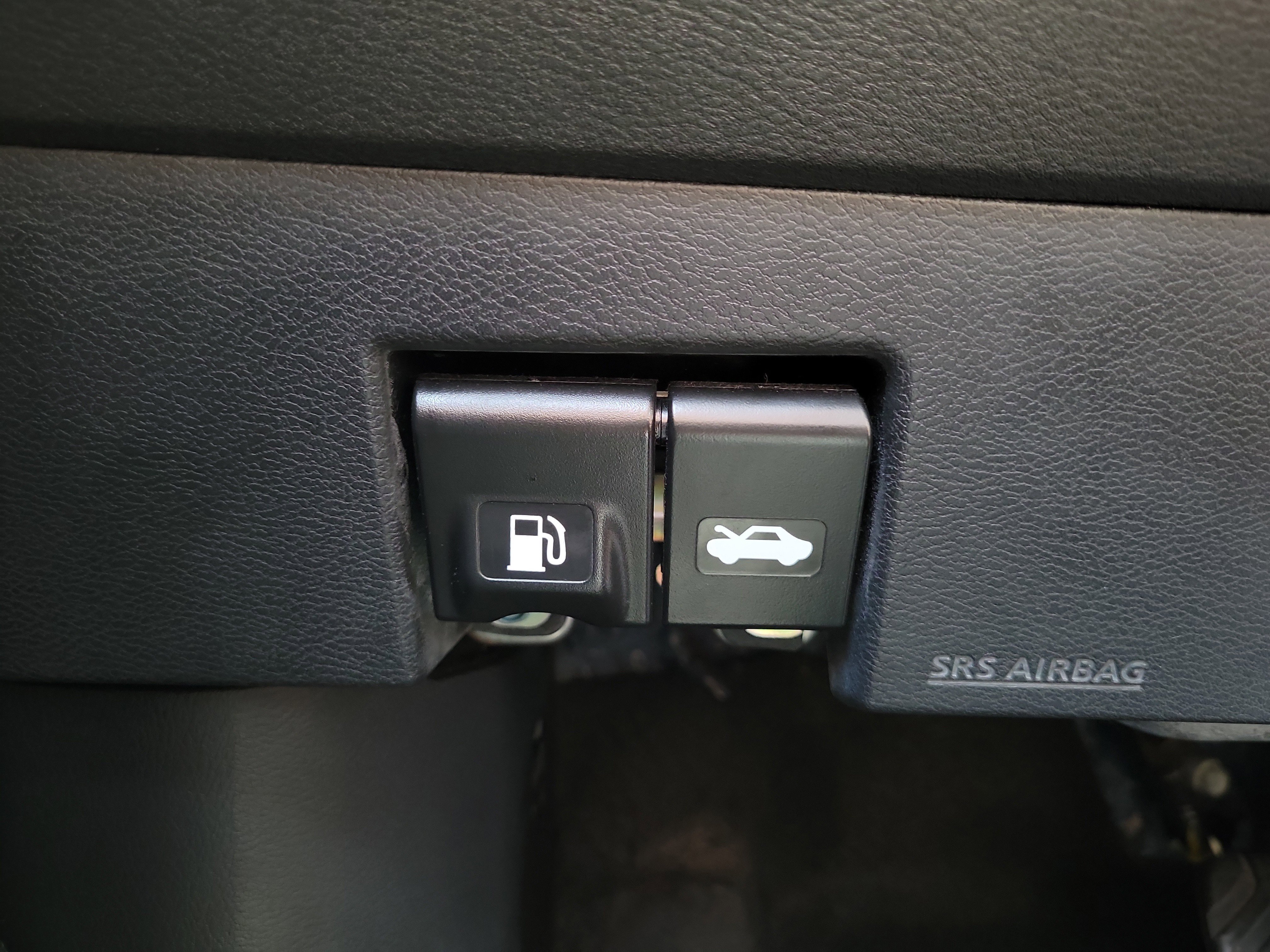 Used 2020 Nissan Kicks SR w/ SR Premium Package FWD image 29