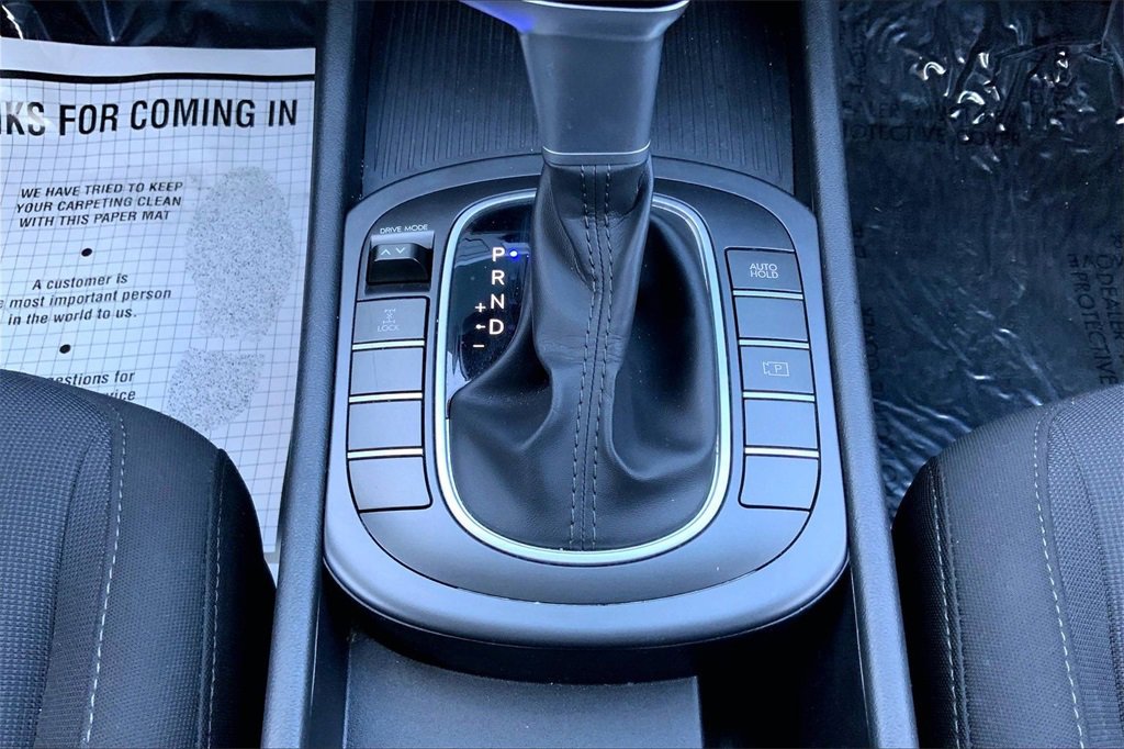 Used 2025 Hyundai Kona SEL image 16