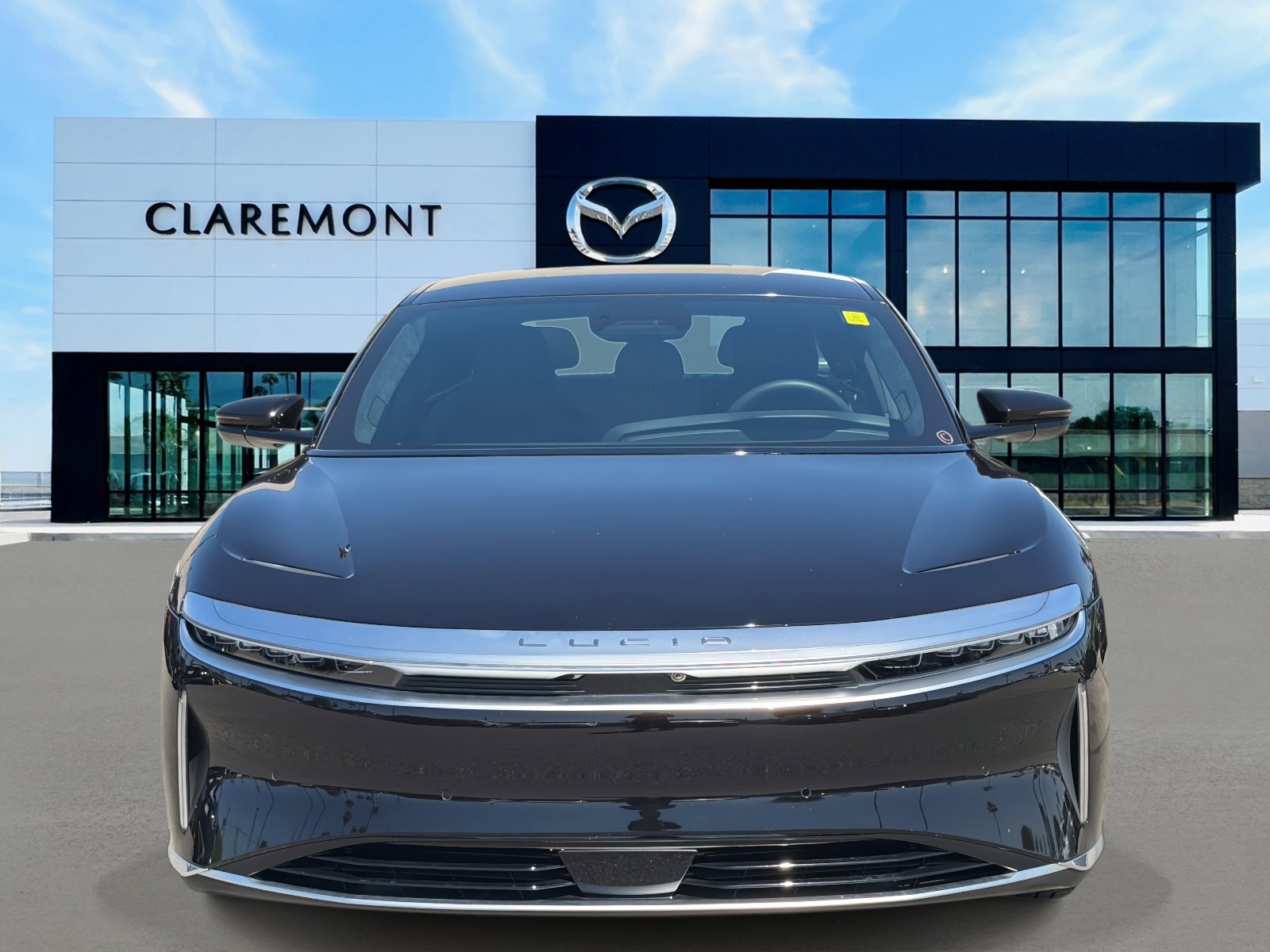 Used 2024 Lucid Air Touring image 2