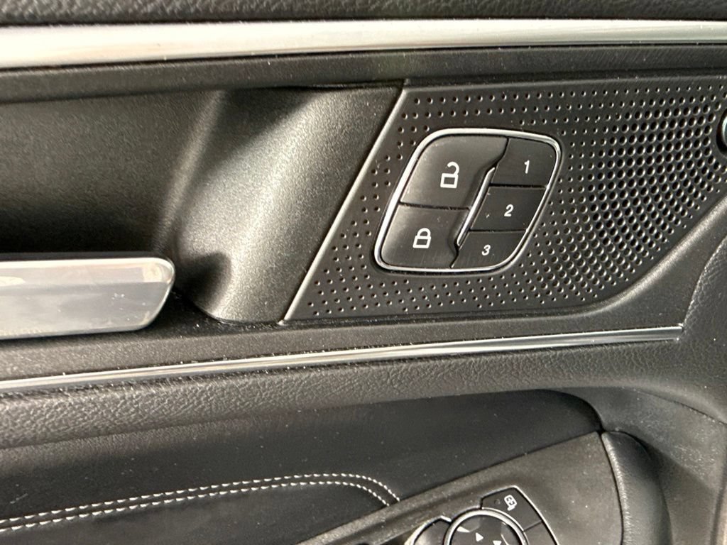 Used 2022 Ford Edge Titanium w/ Cargo Accessory Package AWD/4WD image 12