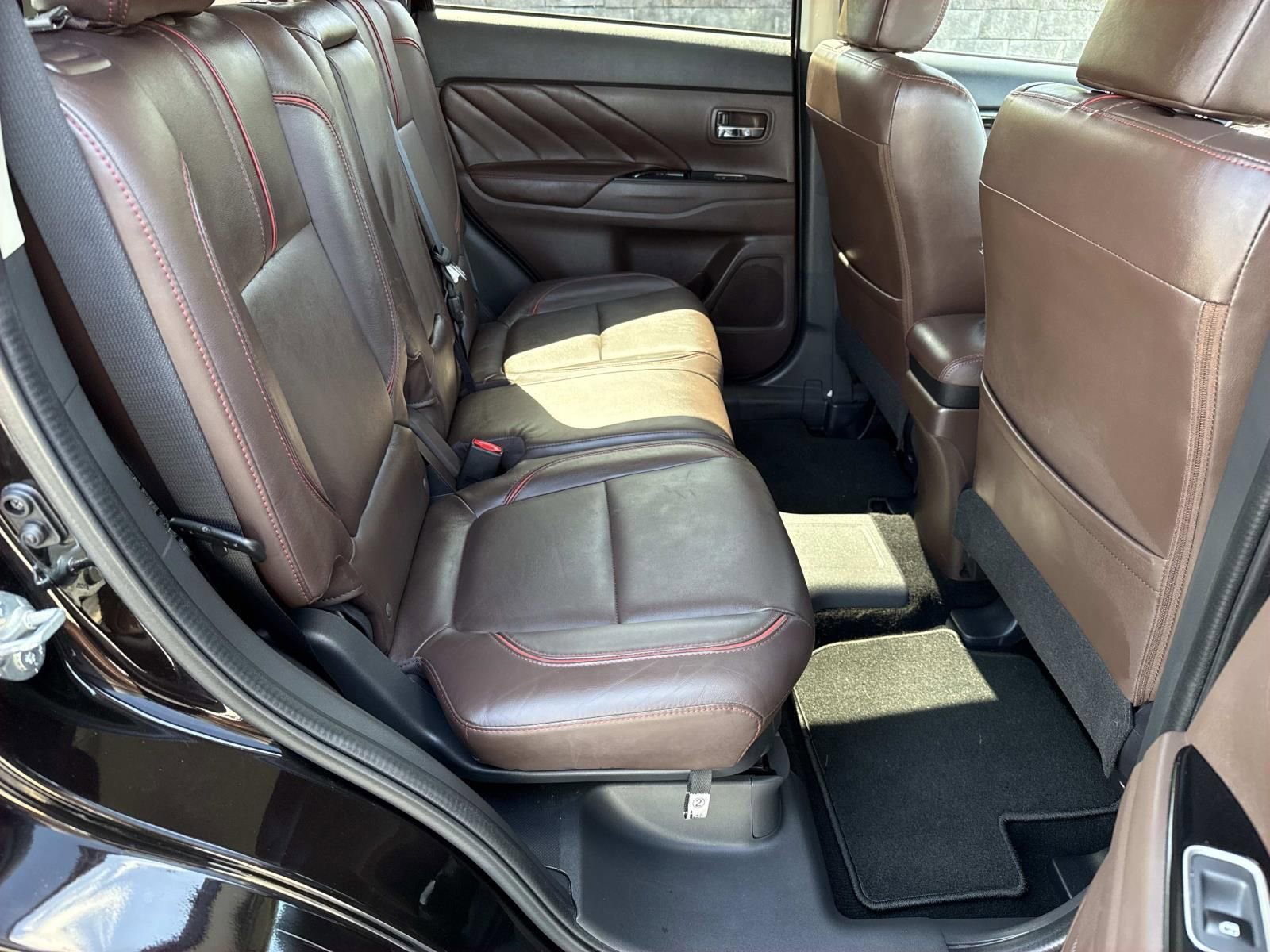 Used 2018 Mitsubishi Outlander 4WD Plug-In Hybrid image 26