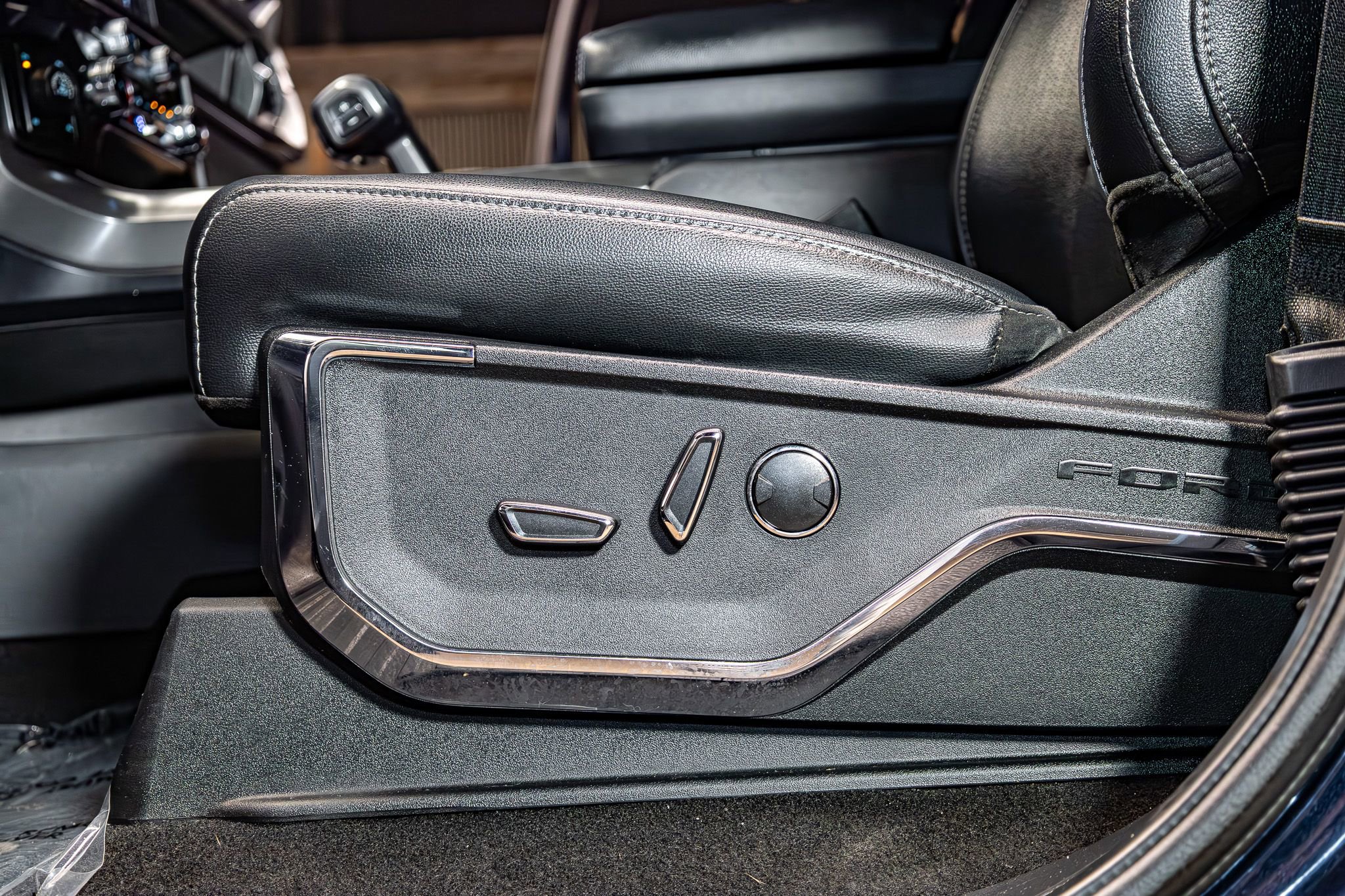 Used 2024 Ford F150 Lariat w/ Equipment Group 502A High AWD/4WD image 25