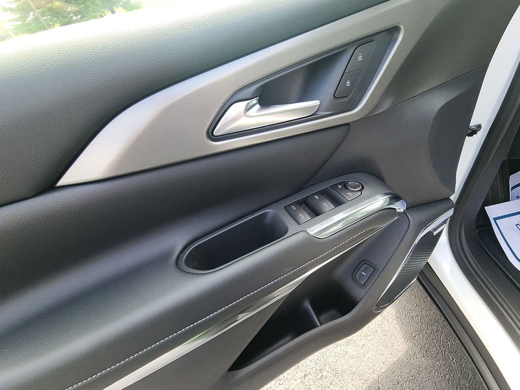 New 2026 Chevrolet Traverse LT w/ Enhanced Driving Package image 13