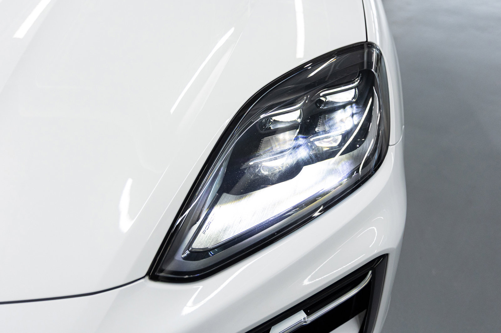 Used 2025 Porsche Cayenne S image 12