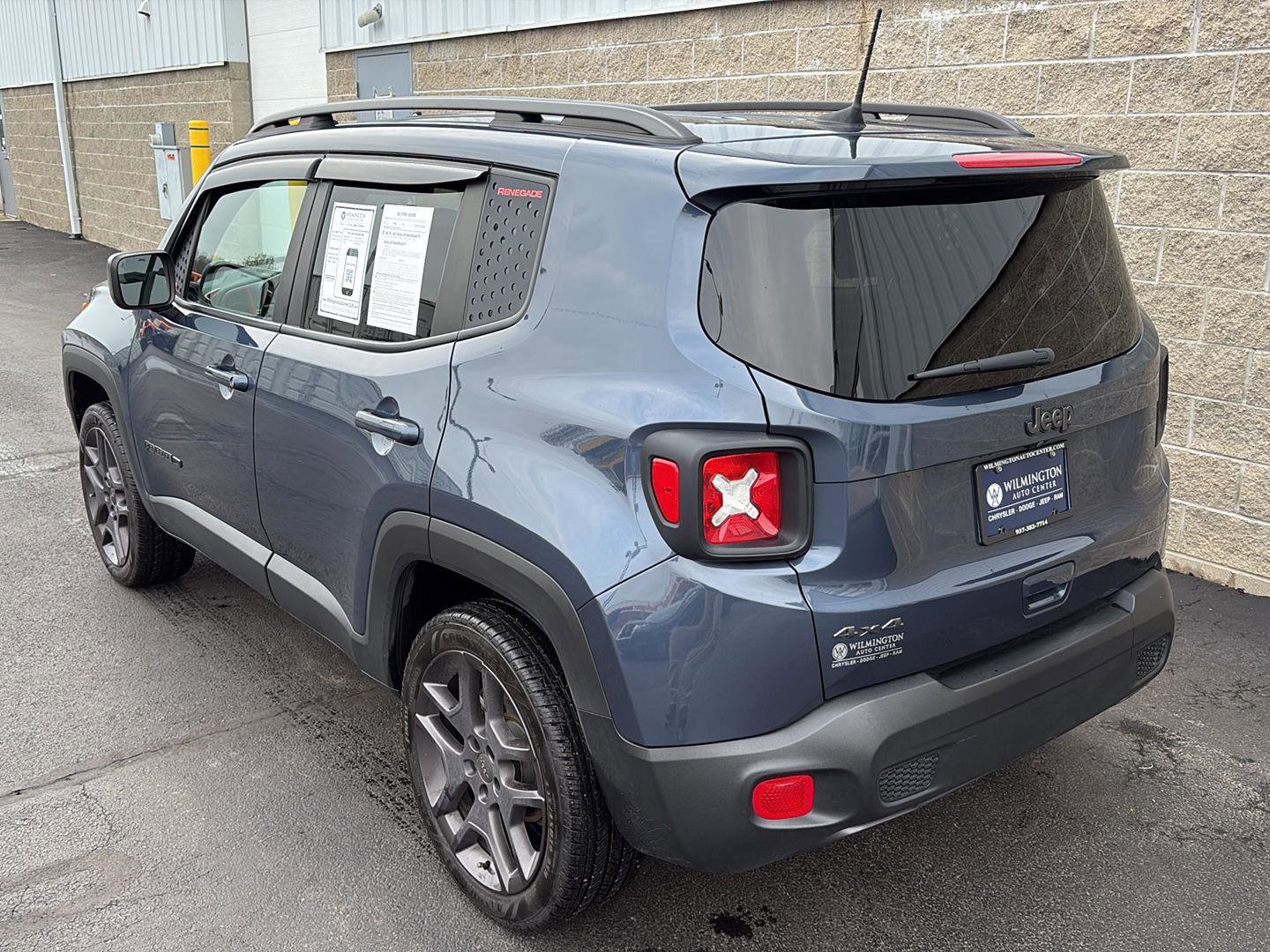 Used 2021 Jeep Renegade Latitude image 40
