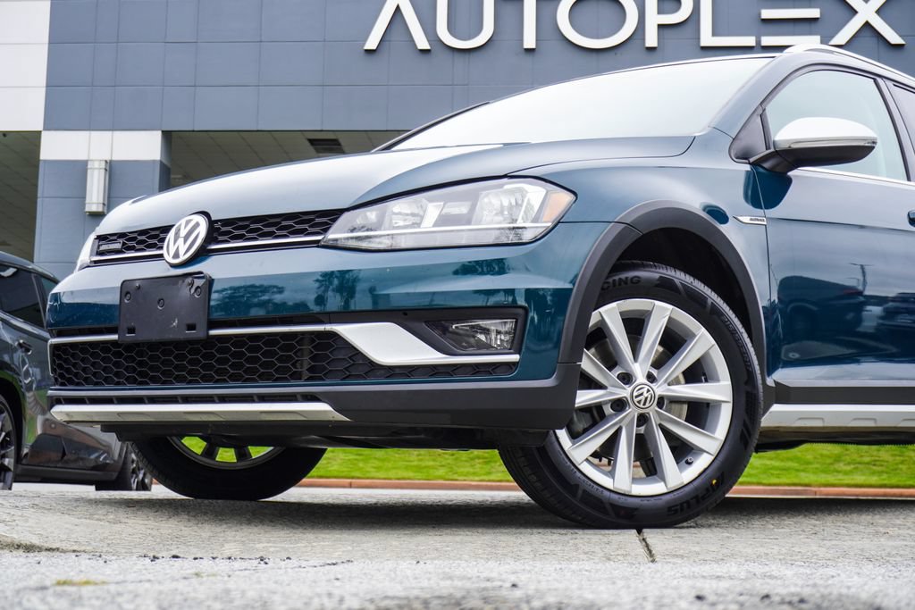 Used 2019 Volkswagen Golf Alltrack S AWD/4WD image 2