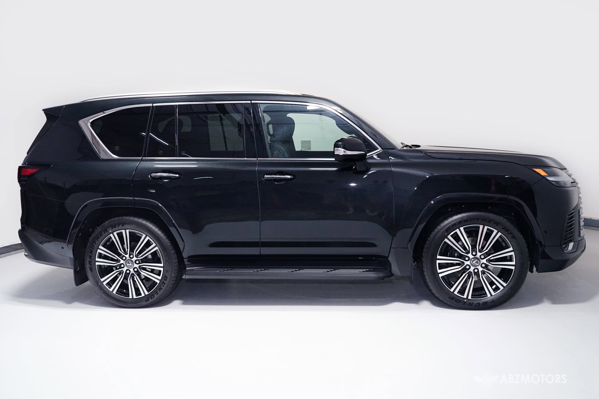 Used 2026 Lexus LX 700h Luxury w/ Accessory Package (Z1) AWD/4WD image 3