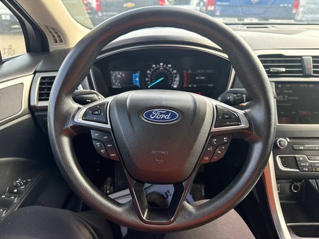 Used 2018 Ford Fusion SE w/ Fusion SE Technology Package FWD image 20