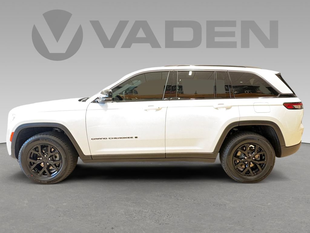 New 2026 Jeep Grand Cherokee Altitude RWD image 6