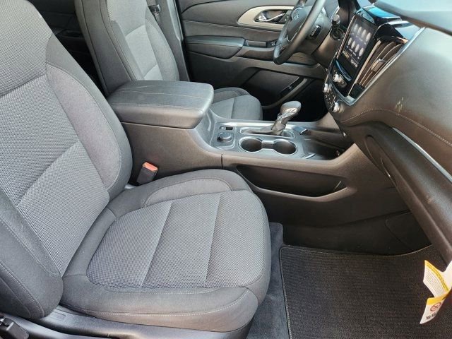 Used 2023 Chevrolet Traverse LT image 20