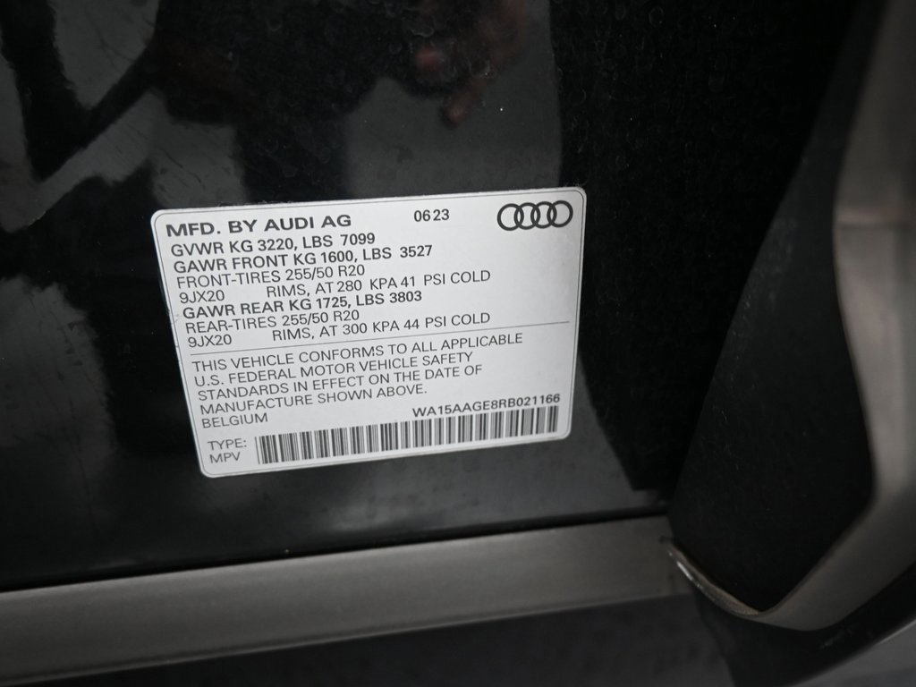 Used 2024 Audi Q8 e-tron Premium Plus image 14