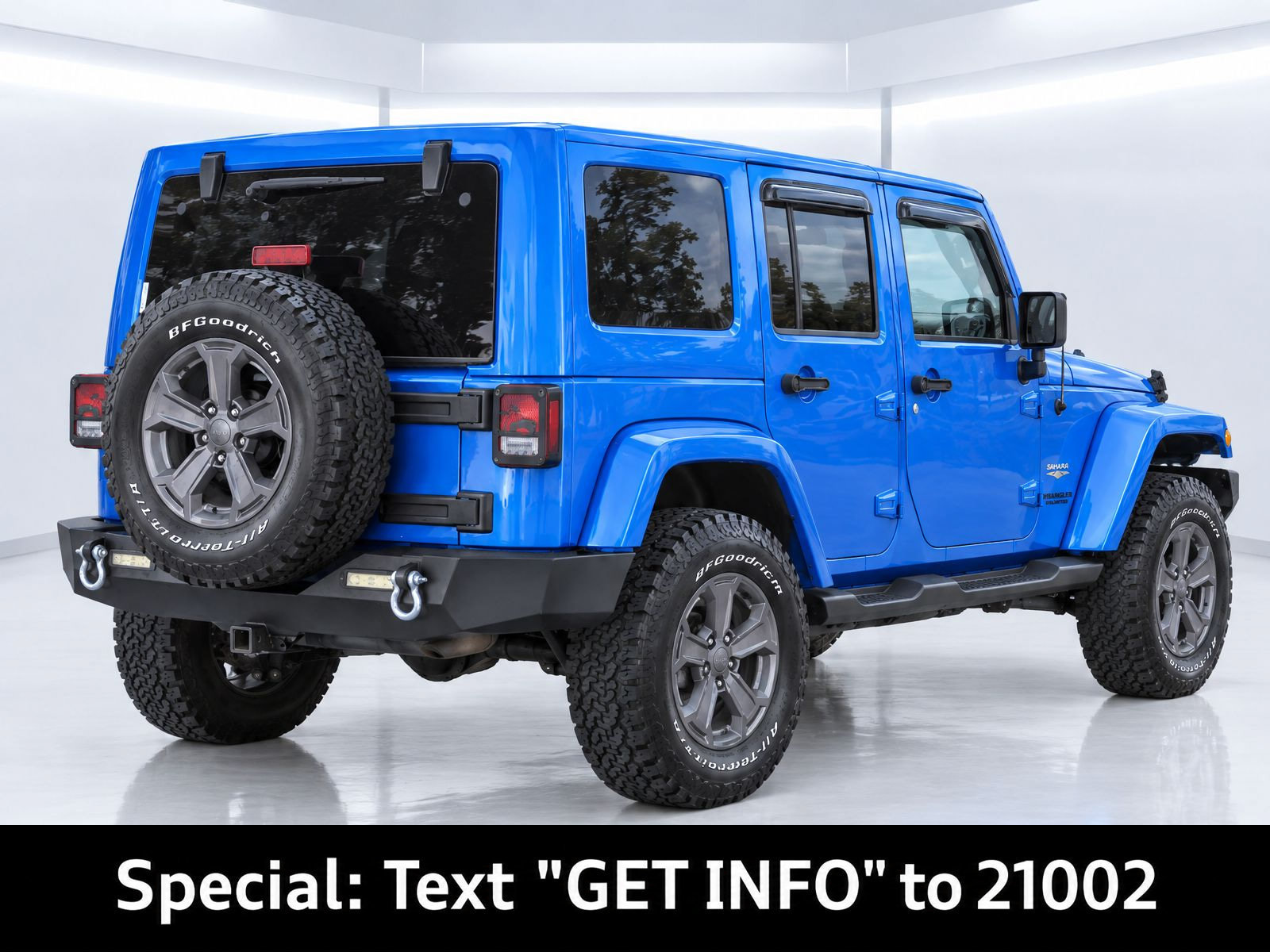 Used 2015 Jeep Wrangler Unlimited Sahara w/ Connectivity Group AWD/4WD image 4